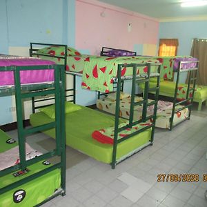 Dormitory Room Mixed